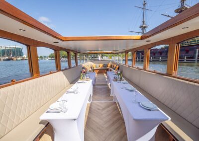 75 persoons Salonboot Titanic