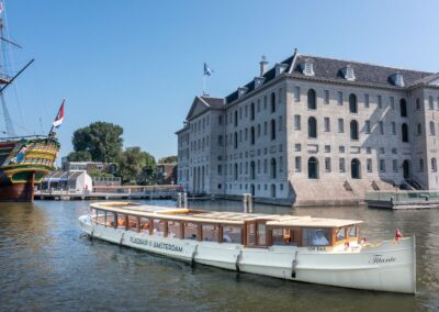 75 persoons Salonboot Titanic