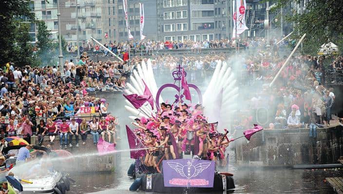 boot huren gay parade Amsterdam